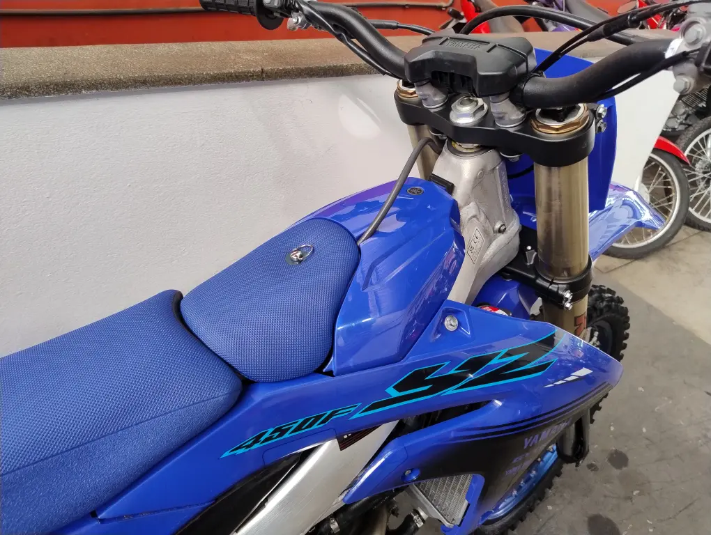 YAMAHA YZ 450 F - Foto