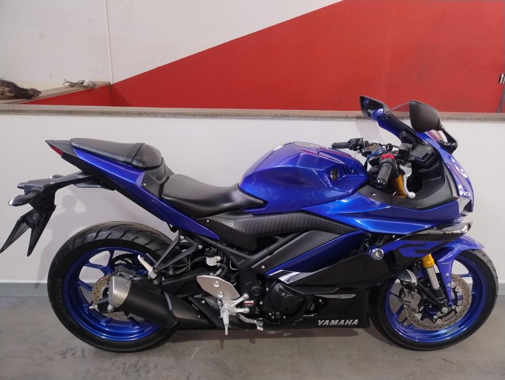 YAMAHA YZF R3 320 - Foto
