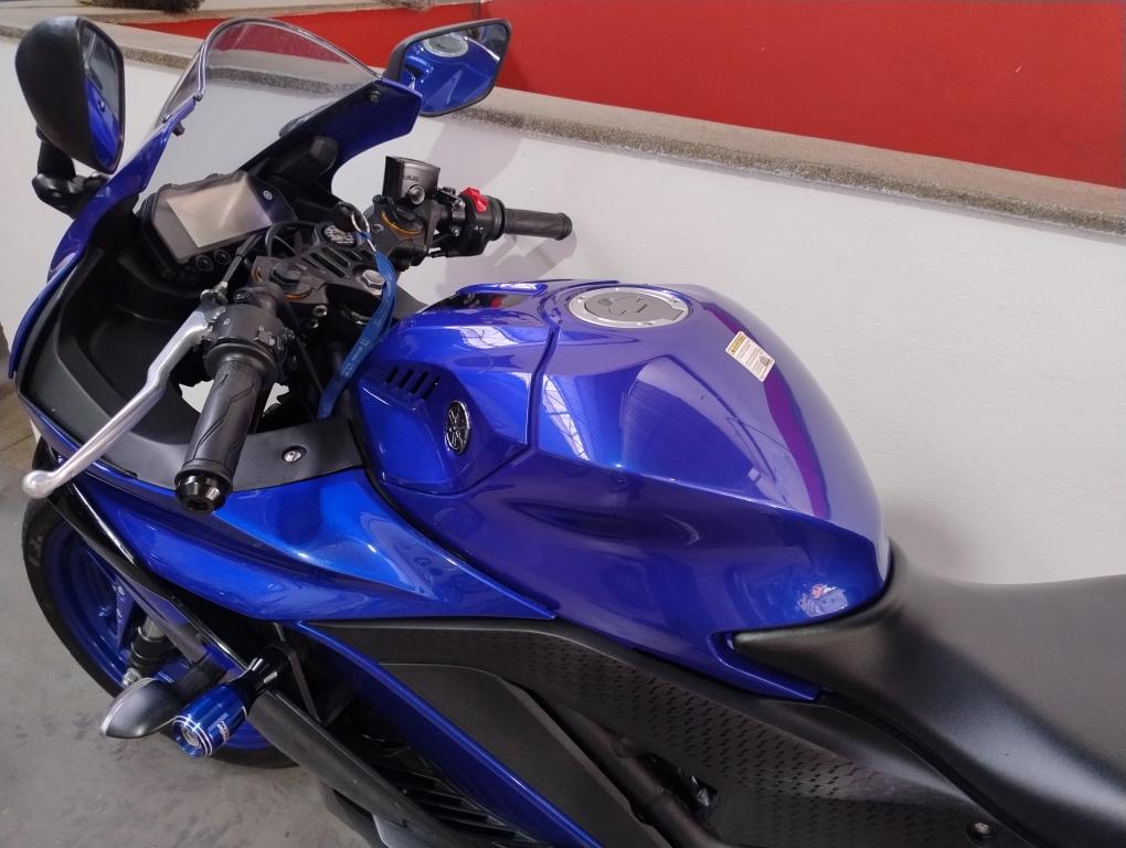 YAMAHA YZF R3 320 - Foto