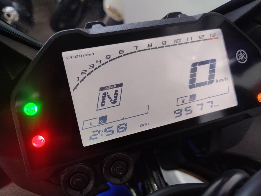 YAMAHA YZF R3 320 - Foto