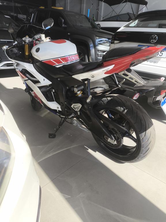 YAMAHA YZF R6 600 - Foto