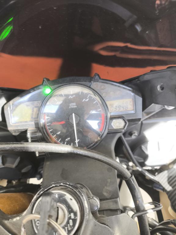 YAMAHA YZF R6 600 - Foto