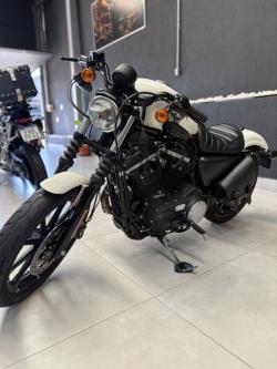 HARLEY DAVIDSON Sportster XL 883 IRON