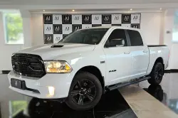 RAM Classic 5.7 V8 32V 4P HEMI LARAMIE NIGHT EDITION AUTOMÁTICO