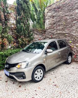 TOYOTA Etios Hatch 1.3 16V 4P FLEX X AUTOM�TICO