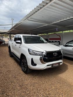 TOYOTA Hilux Caminhonete 3.0 16V 4P 4X4 SRV TURBO DIESEL
