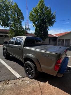 TOYOTA Hilux Caminhonete 3.0 4P 4X4 DIESEL CABINE DUPLA