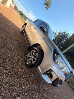 TOYOTA Hilux Caminhonete 2.8 16V SRV 4X4 DIESEL CABINE DUPLA AUTOM�TICO