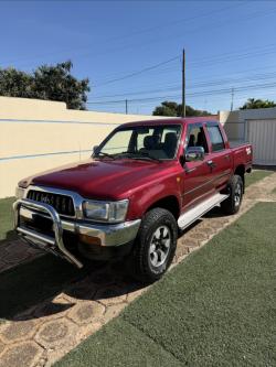 TOYOTA Hilux Caminhonete 3.0 4P SR 4X4 TURBO DIESEL CABINE DUPLA