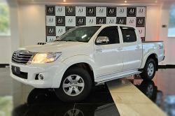 TOYOTA Hilux Caminhonete 3.0 4P 4X4 SRV TURBO DIESEL CABINE DUPLA AUTOMÁTICO