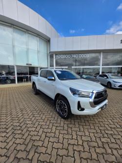 TOYOTA Hilux Caminhonete 2.8 16V SRX 4X4 TURBO DIESEL CABINE DUPLA AUTOMÁTICO