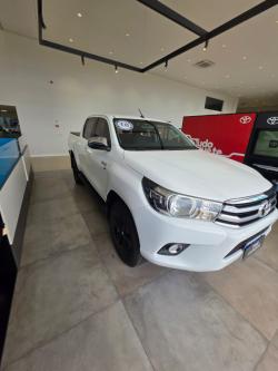 TOYOTA Hilux Caminhonete 2.7 16V 4P SRV FLEX CABINE DUPLA AUTOMÁTICO