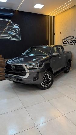 TOYOTA Hilux Caminhonete 2.8 16V SRX 4X4 TURBO DIESEL CABINE DUPLA AUTOMÁTICO