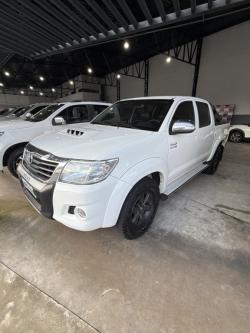 TOYOTA Hilux Caminhonete 3.0 16V 4P 4X4 SRV TURBO DIESEL CABINE DUPLA AUTOMÁTICO