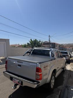 TOYOTA Hilux Caminhonete 3.0 4P 4X4 SRV TURBO DIESEL CABINE DUPLA AUTOMÁTICO