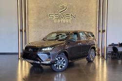 TOYOTA Hilux SW4 2.8 4P SRX 4X4 DIAMOND 7 LUGARES TURBO DIESEL AUTOMTICO