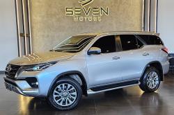 TOYOTA Hilux SW4 2.8 4P SRX 4X4 DIAMOND 7 LUGARES TURBO DIESEL AUTOM�TICO