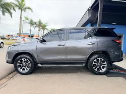 TOYOTA Hilux SW4 2.8 4P SRX 4X4 TURBO DIESEL AUTOM�TICO