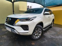 TOYOTA Hilux SW4 2.8 16V 4P SRX 4X4 7 LUGARES TURBO DIESEL AUTOMÁTICO