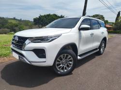 TOYOTA Hilux SW4 2.8 16V 4P SRX 4X4 7 LUGARES TURBO DIESEL AUTOMÁTICO