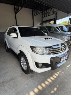 TOYOTA Hilux SW4 3.0 16V 4P SRV 4X4 TURBO DIESEL AUTOM�TICO