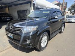 TOYOTA Hilux SW4 3.0 16V 4P SRV 4X4 TURBO DIESEL AUTOM�TICO