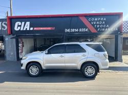 TOYOTA Hilux SW4 3.0 16V 4P SRV 4X4 7 LUGARES TURBO DIESEL AUTOM�TICO