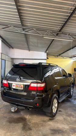 TOYOTA Hilux SW4 3.0 16V 4P SRV 4X4 7 LUGARES TURBO DIESEL AUTOM�TICO