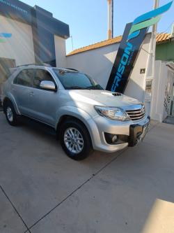 TOYOTA Hilux SW4 3.0 16V 4P SRV 4X4 7 LUGARES TURBO DIESEL AUTOM�TICO