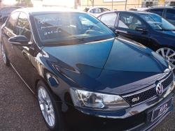 VOLKSWAGEN Jetta 2.0 4P TSI HIGHLINE 211 CV AUTOM�TICO
