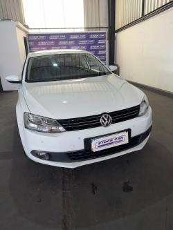 VOLKSWAGEN Jetta 2.0 4P FLEX AUTOMÁTICO