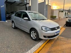 VOLKSWAGEN Polo Sedan 1.6 4P COMFORTLINE FLEX