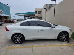 VOLVO S60 2.0 4P T4 MOMENTUM TURBO AUTOMÁTICO