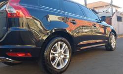 VOLVO XC60 2.0 4P T5 R DESIGN TURBO AUTOMÁTICO