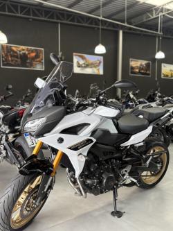 YAMAHA MT-09 Tracer GT 900  YAMAHA MT-09 Tracer GT 900
