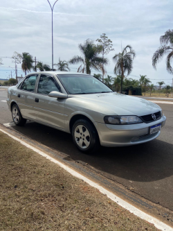 CHEVROLET Vectra Sedan 2.2 4P GL