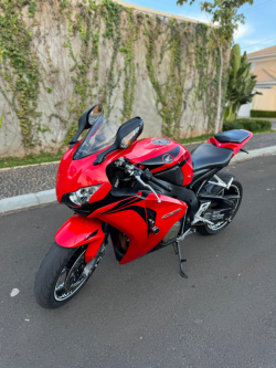 HONDA CBR 1000 RR FIRE BLADE