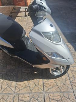 SUZUKI Burgman 125 