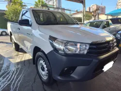 TOYOTA Hilux Caminhonete 2.8 4X4 DIESEL CABINE SIMPLES