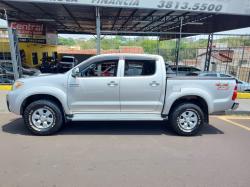 TOYOTA Hilux Caminhonete 3.0 4P 4X4 SRV TURBO DIESEL CABINE DUPLA AUTOMTICO