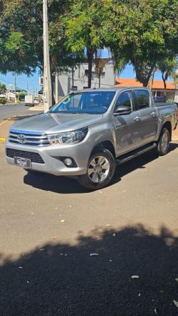 TOYOTA Hilux Caminhonete 2.7 16V 4P SR FLEX CABINE DUPLA AUTOMTICO