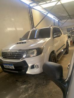 TOYOTA Hilux Caminhonete 3.0 4P 4X4 SRV TURBO DIESEL CABINE DUPLA AUTOMÁTICO