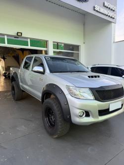 TOYOTA Hilux Caminhonete 3.0 4P 4X4 SRV TURBO DIESEL CABINE DUPLA AUTOMTICO