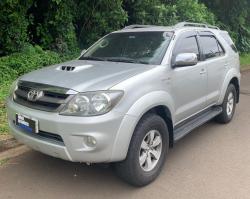 TOYOTA Hilux SW4 3.0 16V 4P SR 4X4 TURBO DIESEL AUTOMTICO