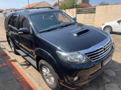 TOYOTA Hilux SW4 3.0 16V 4P SRV 4X4 7 LUGARES TURBO DIESEL AUTOMTICO