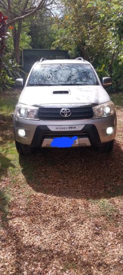 TOYOTA Hilux SW4 3.0 16V 4P SRV 4X4 7 LUGARES TURBO DIESEL AUTOMTICO