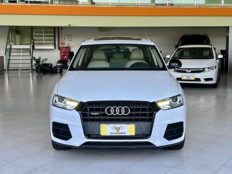 AUDI Q3 2.0 4P TFSI AMBIENTE QUATTRO S-TRONIC AUTOM�TICO, Foto 2