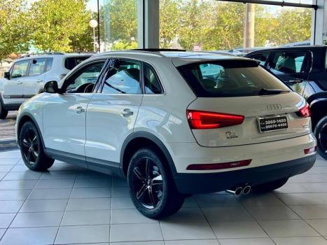 AUDI Q3 2.0 4P TFSI AMBIENTE QUATTRO S-TRONIC AUTOM�TICO, Foto 4