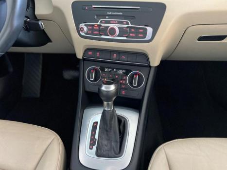 AUDI Q3 2.0 4P TFSI AMBIENTE QUATTRO S-TRONIC AUTOM�TICO, Foto 11