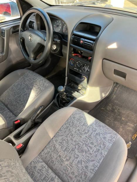 CHEVROLET Astra Sedan 1.8 4P, Foto 2